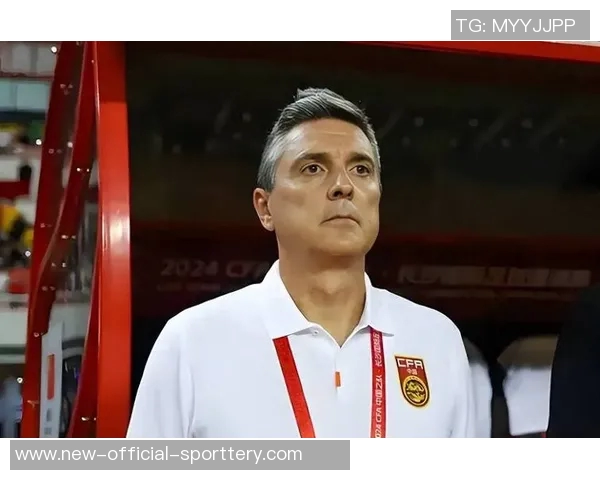 宝刀未老！U22国足主帅上演胸部停球，制造国足上半场最亮眼表现